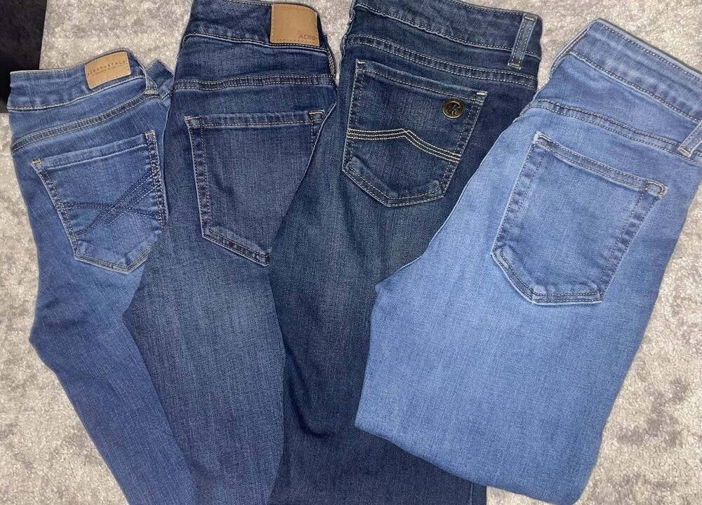4 Pc Womens Size 26/2 Skinny Jeans (Aeropostale, Michael Kors, just Black denim)